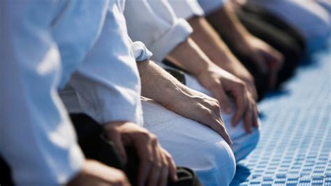  Aikido for Life: Finding Peace and Harmony in Everyday Chaos! A Literary Exploration of Inner Strength through Management Principles