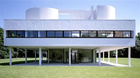  Villa Savoye: An Architectural Masterpiece that Dances Between Function and Form